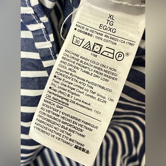 GAP Ruffle Neck Button Down - Picture 6 of 10